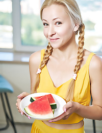 Sati Sol nude in erotic PRESENTING SATI SOL gallery - MetArt.com